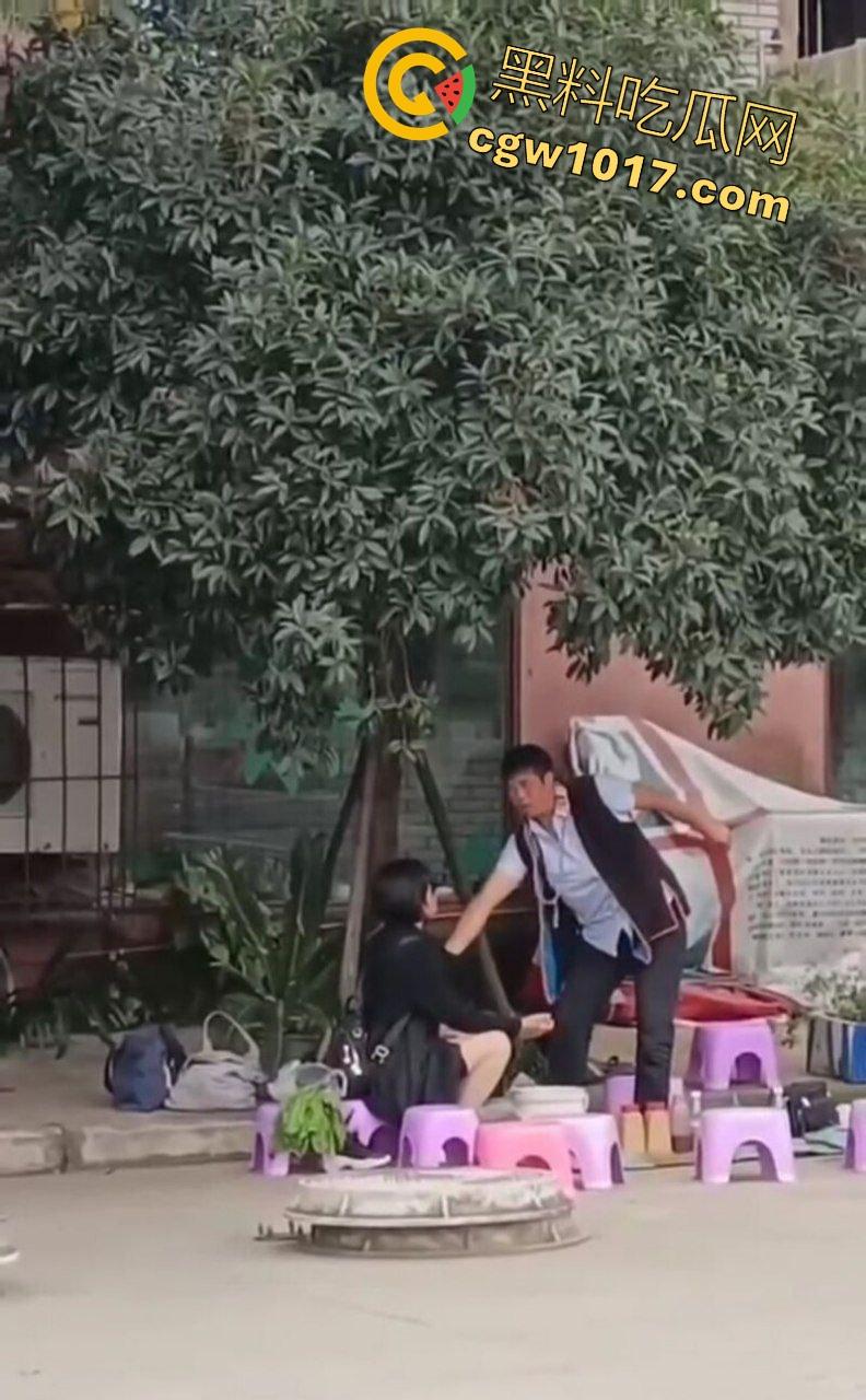 公园摆摊算命，算命大师哄骗极品小仙女，揉胸抠穴就能断知福祸，趁机揩油过足手瘾，我现在学算命来得及吗？  第9张