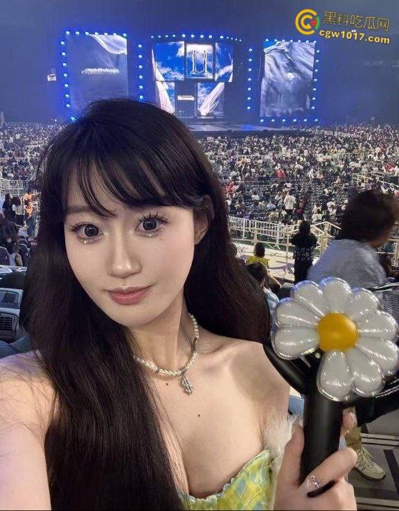 北方工大绝美校花，遭男友背刺大量自拍流出，玩户外露出取外卖，花式性爱舔肛吸屌，穿着护士制服被后入猛草！  第1张