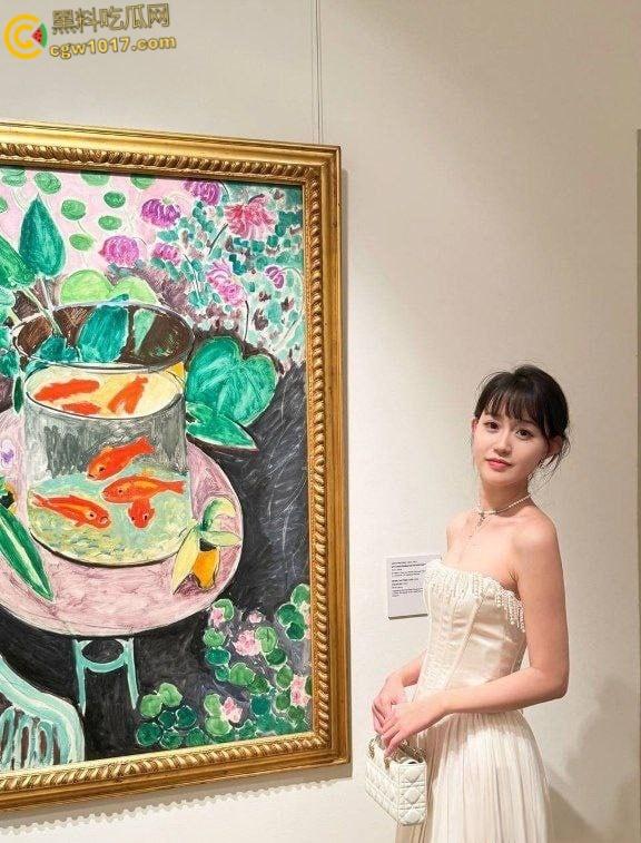 北方工大绝美校花，遭男友背刺大量自拍流出，玩户外露出取外卖，花式性爱舔肛吸屌，穿着护士制服被后入猛草！  第3张