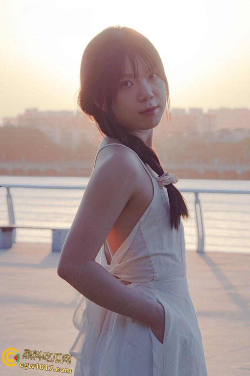 中国美术学院清纯女神【苏雨桐】，化身性感黑丝小野猫，SM绳缚捆绑爆操，高超口技深喉吞吐，馒头小穴紧夹大屌！  第1张