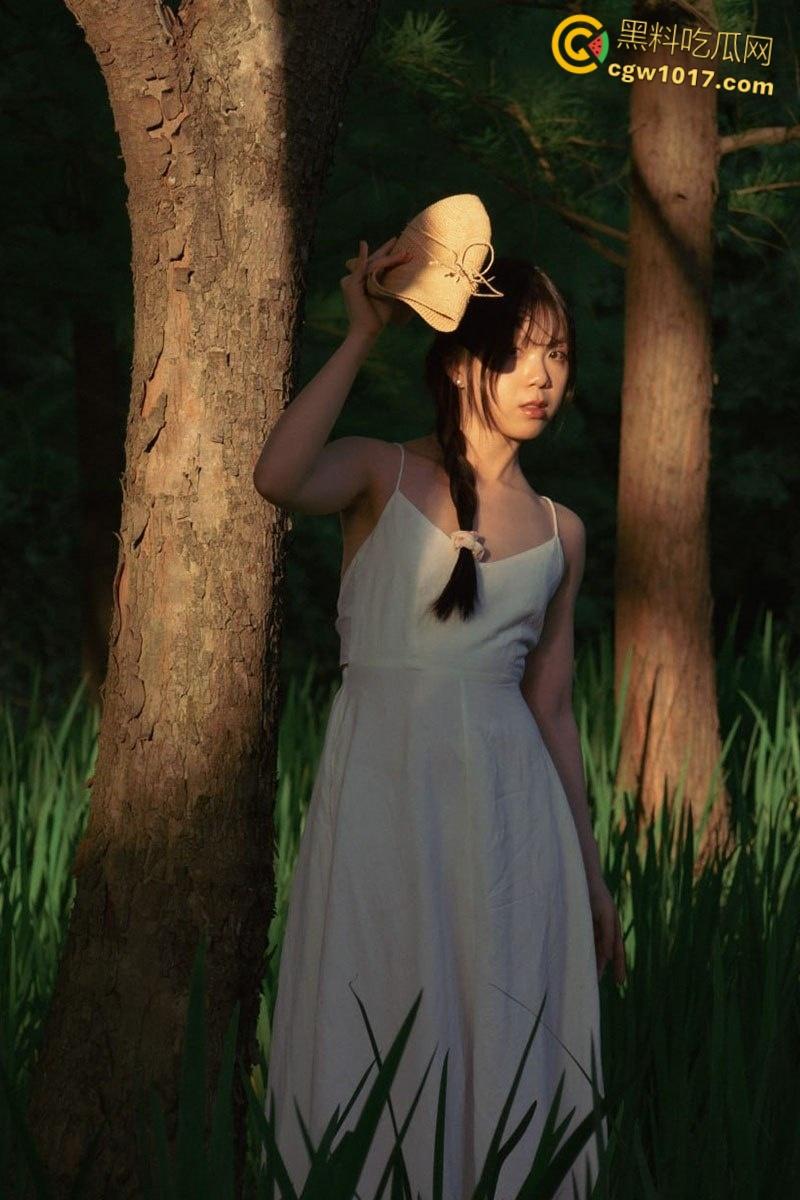 中国美术学院清纯女神【苏雨桐】，化身性感黑丝小野猫，SM绳缚捆绑爆操，高超口技深喉吞吐，馒头小穴紧夹大屌！  第2张