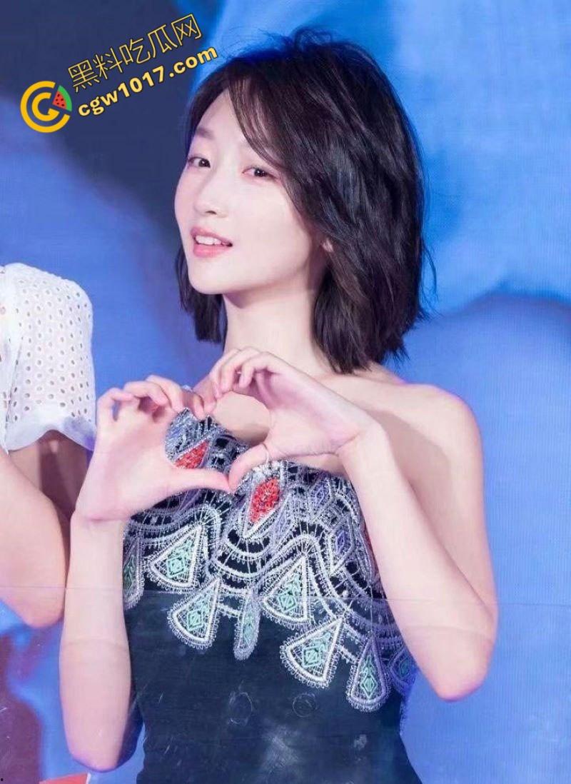 【周冬雨】VOGUE红毯透视装走光，性感仙女瞬间成爆炸新闻，行走荷尔蒙炸弹掀全网浪潮，裙摆失控全网疯传！  第6张