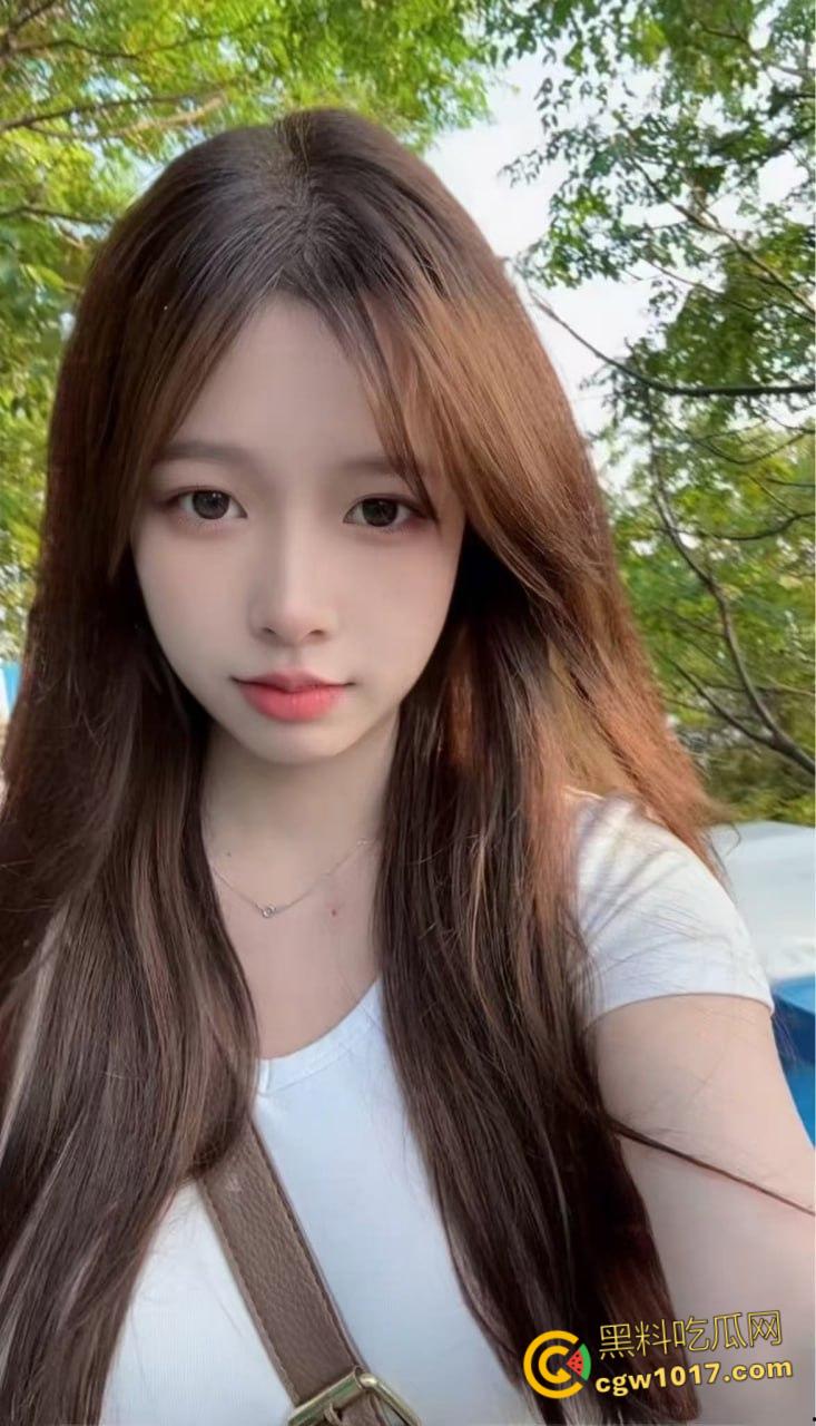 闷骚母狗表白大屌炮友，被拒绝后恼羞成怒曝光，露脸吸吮龟头口爆吞精，穿着情趣内衣坐屌狂摇！  第4张