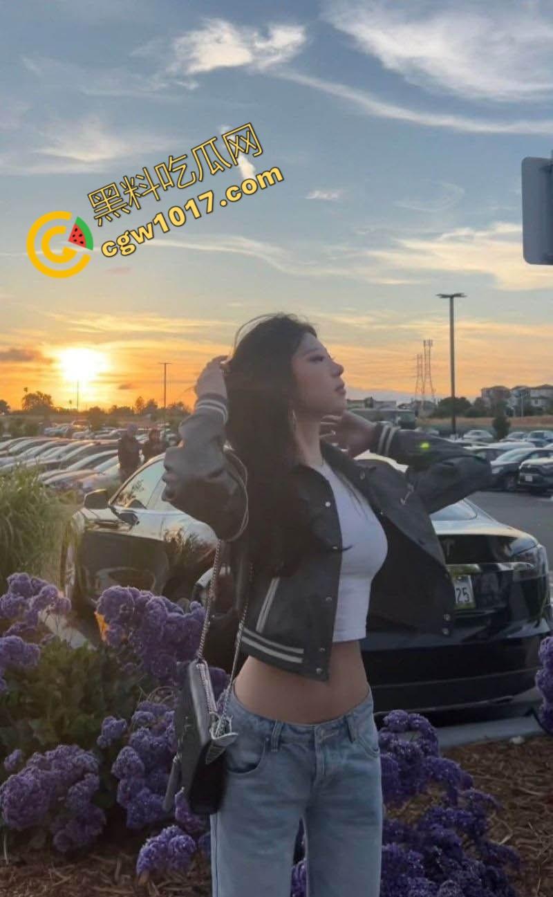 新加坡性感美女留学生被前男友泄露性爱视频爆红网络，极品身材被各种爆操 淫荡本质尽显无遗，火辣画面引发热议  第1张