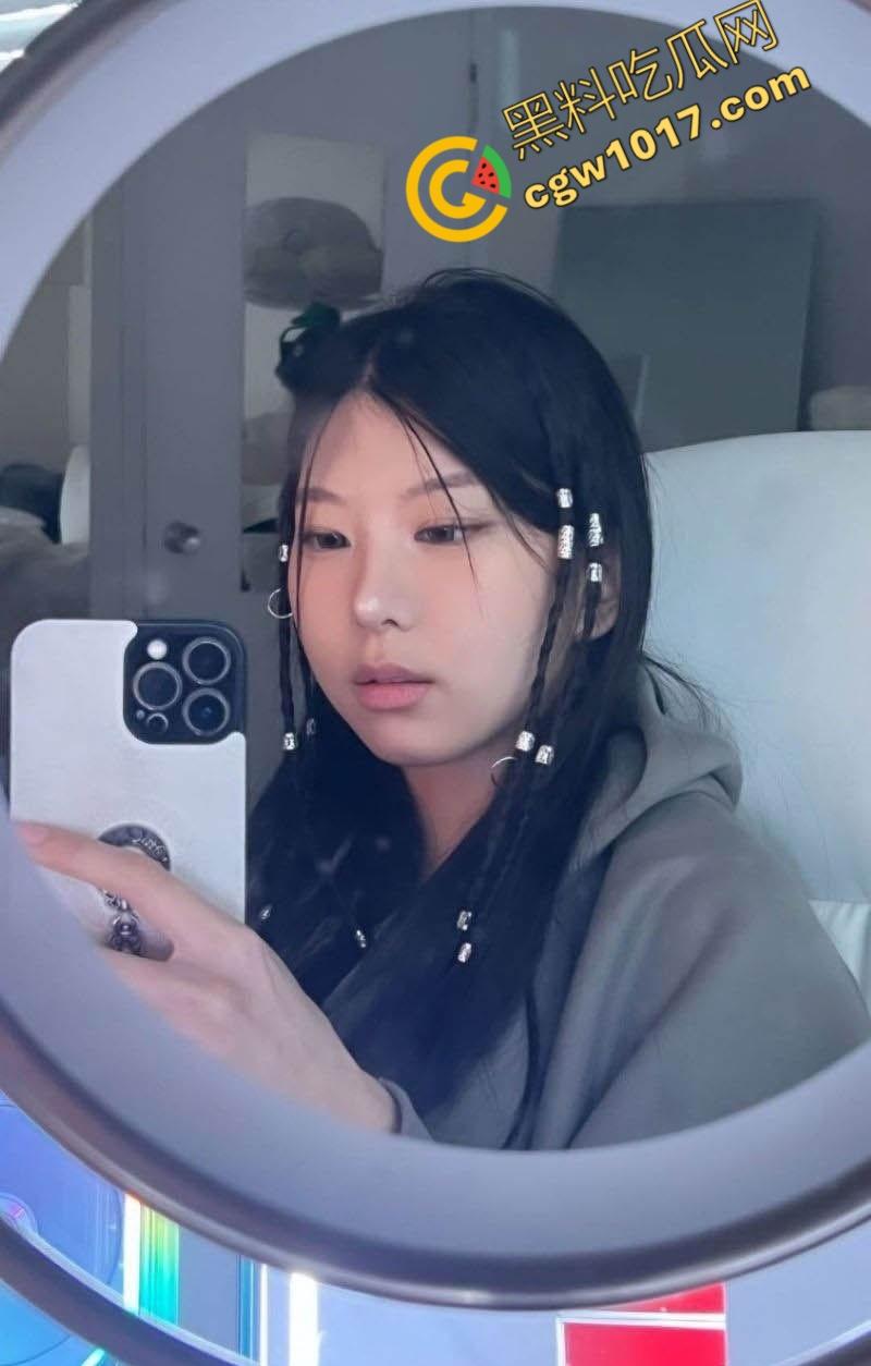 新加坡性感美女留学生被前男友泄露性爱视频爆红网络，极品身材被各种爆操 淫荡本质尽显无遗，火辣画面引发热议  第4张