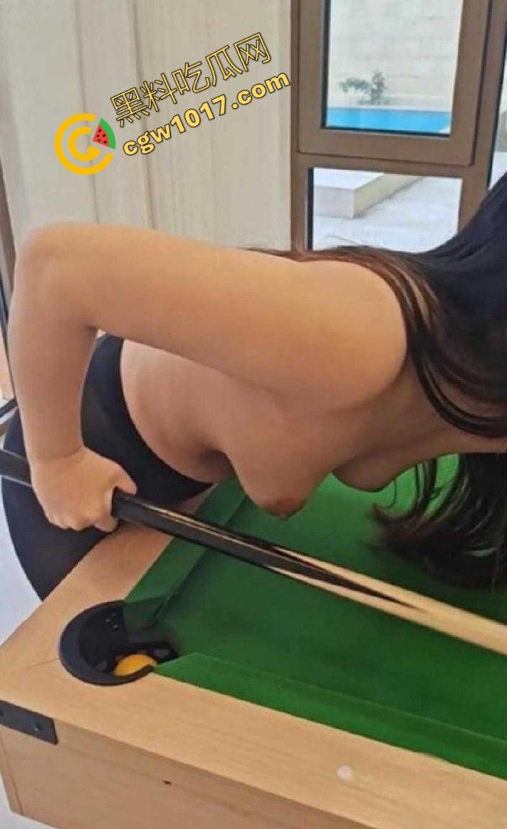 性感美嫂台球厅玩露出！球杆猛插淫穴浪叫声贯彻云霄！极品美乳翘臀被肆意蹂躏，淫荡浪叫响遍包间！  第6张