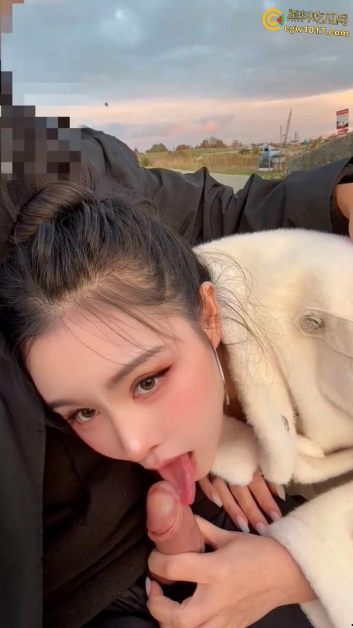 国服第一瑶【汐梦瑶】户外性爱视频流出，公园长椅露脸口交深情添屌，上位骑乘疯狂榨精！  第4张