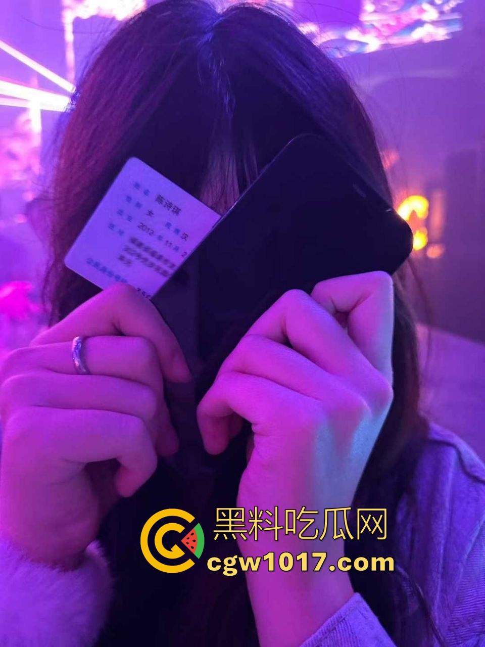 清纯小仙酒后失态没憋住拉一车屎！你这酒也喝不过屎也憋不住是真的才，醒来后怕是要找个洞钻进去囖！  第10张