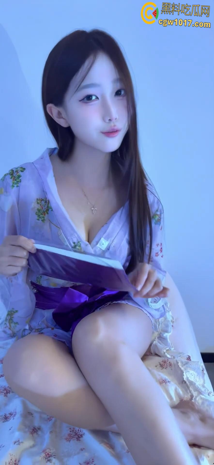 快手极品网红【汤圆可甜了】，自拍福利视频流出，清纯女神变骚浪女王，情趣丝袜淫语调教 ，玉足巨乳诱人无比！  第4张