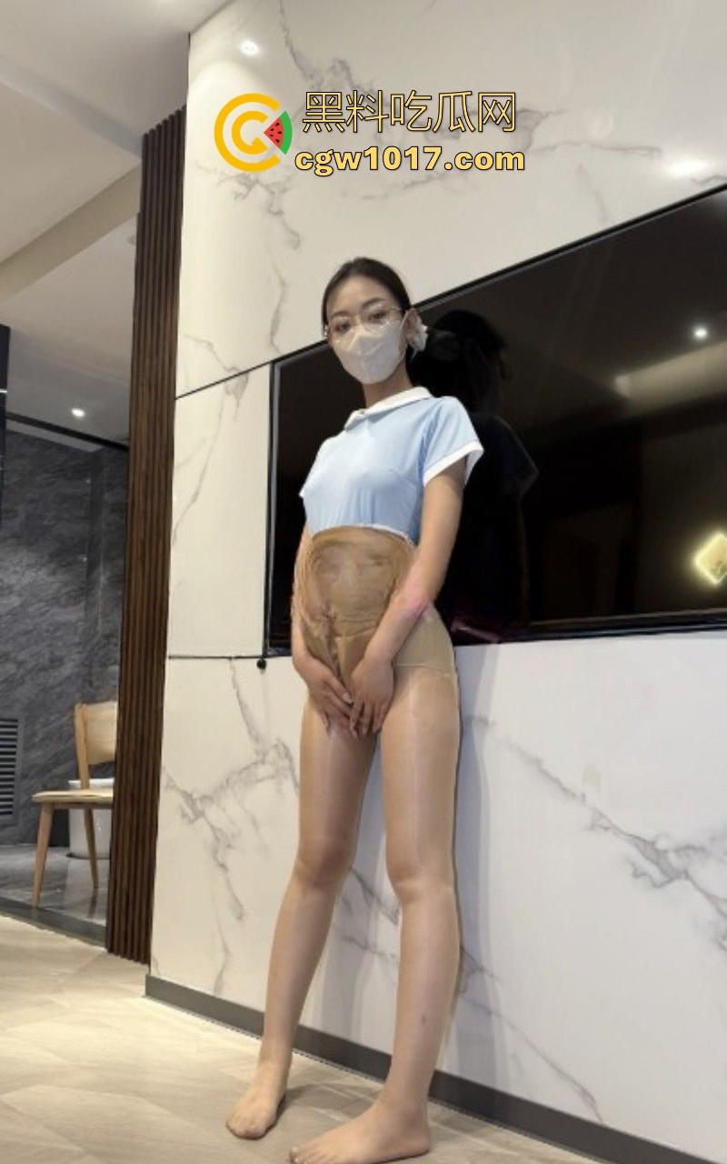 快手御姐网红【媚娘白玉花】最新私密视频曝光，大尺度换衣擦边，雪白肌肤粉嫩诱人美到窒息，释放原始欲望！  第11张