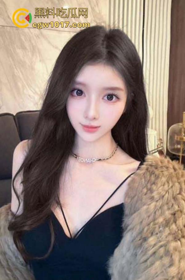 跟性感丰满的迷人嫂子酒店偷情约炮，红色情趣套装身上骑，无套中出，一滴不剩的舔舐干净我的精液！  第1张