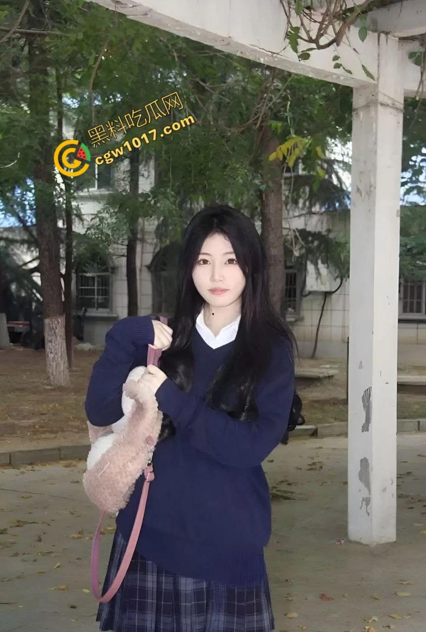 福建大学大一学妹【李梓涵】，清纯外表下藏淫荡欲望，裸聊勾引到酒店操逼，激情7次，叫声震酒店，渣男曝光视频全校疯传  第1张