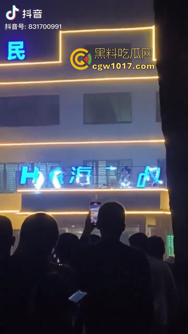 海南琼中爆发大规模群体抗争！因海南天然橡胶产业集团偷砍农民的槟榔田爆发，现场的农民们情绪机动！  第5张