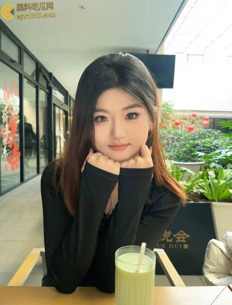 河北地质大学清纯校花【李依凡】，与男友出租房做爱自拍，毒龙口交激情调情，各种姿势爆操爽翻天！  第3张