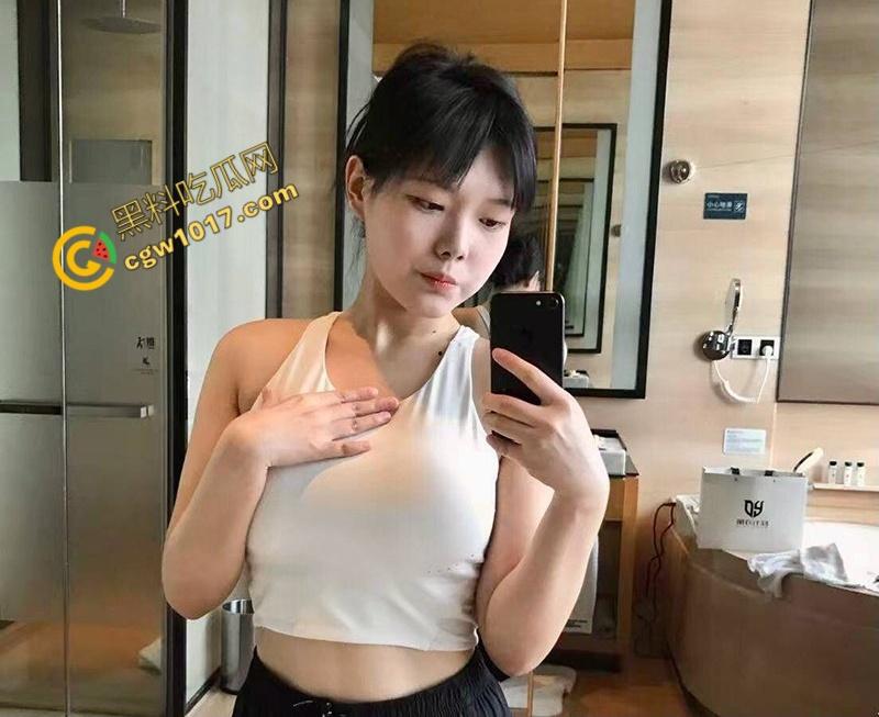 佛山白富美【陈佳涵】约炮视频曝光：体育生疯狂爆操堪比炮机，爆乳乱颤，嫩穴淫水四溢，各种姿势操得天昏地暗！  第2张