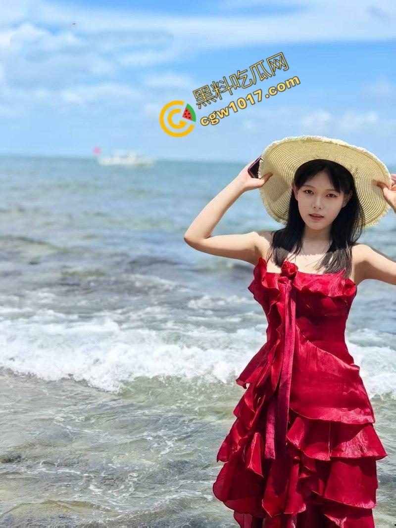 佛山白富美【陈佳涵】约炮视频曝光：体育生疯狂爆操堪比炮机，爆乳乱颤，嫩穴淫水四溢，各种姿势操得天昏地暗！  第5张