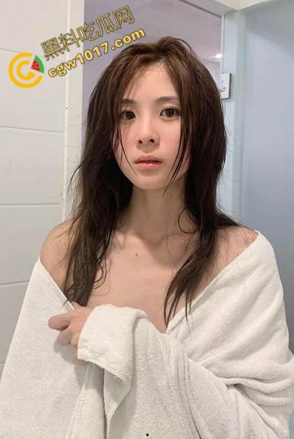 爆乳嫂子瑜伽服彰显曲线，小叔子按捺不住欲望，疯狂猛操，淫声浪语不断回荡，屋内春色无边！  第2张