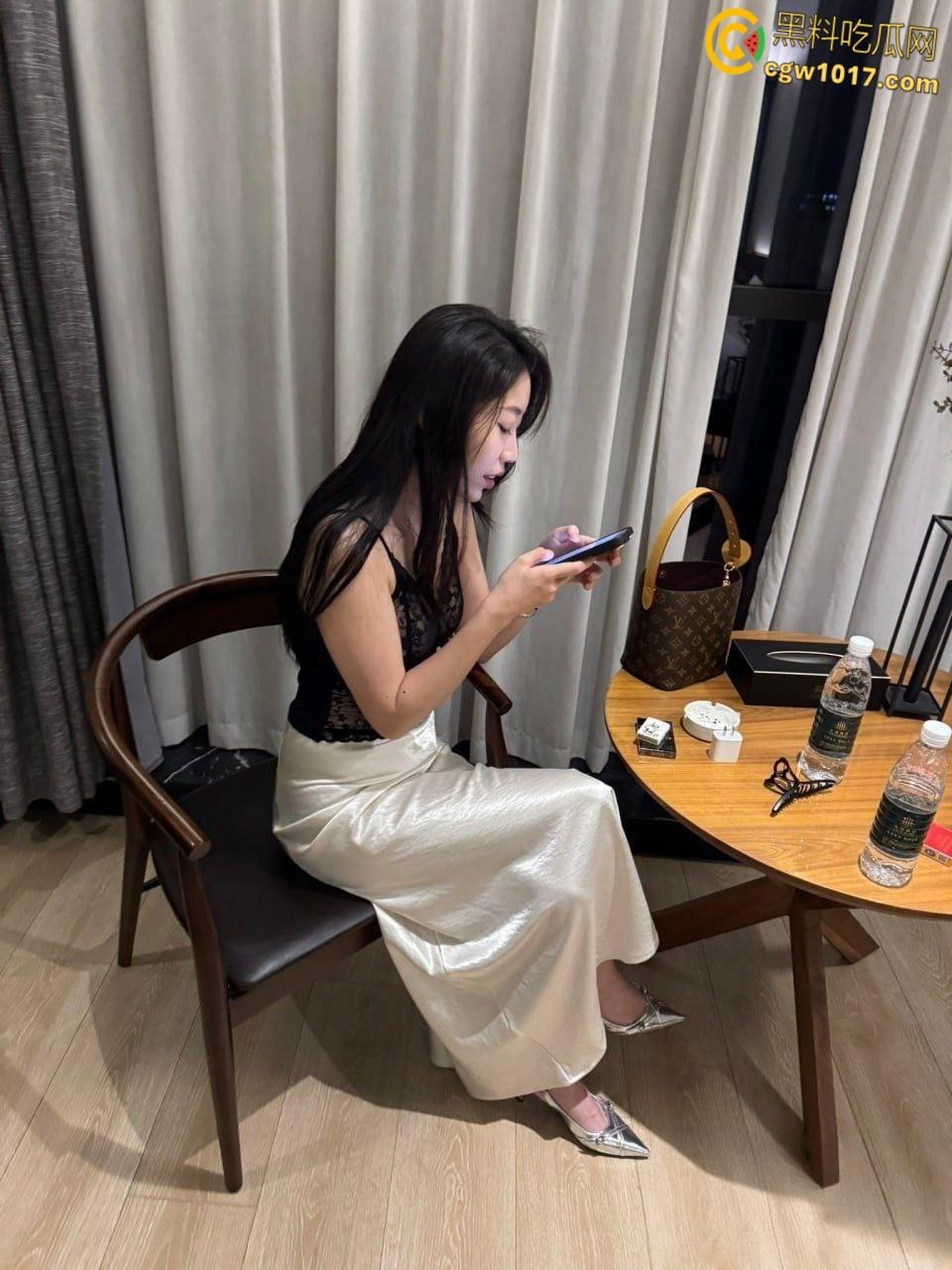 北京金杜律师事务所【刘芳华】与领导不雅视频泄漏，气质御姐身材极品，多体位爆操 反差母狗淫荡十足！  第2张