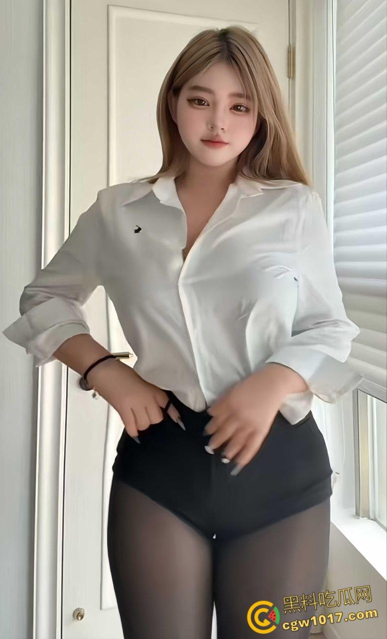 抖音网红【小优优子】 巨乳肥臀展示梨形身材，翘臀如熟透的蜜桃，极致身材让人血脉喷张！  第3张