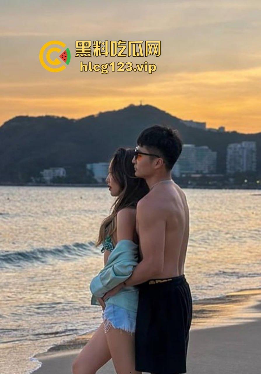 南京研究生李乐翘臀狂欢！被干到高潮，蜜穴泛滥不止直射入魂！  第3张