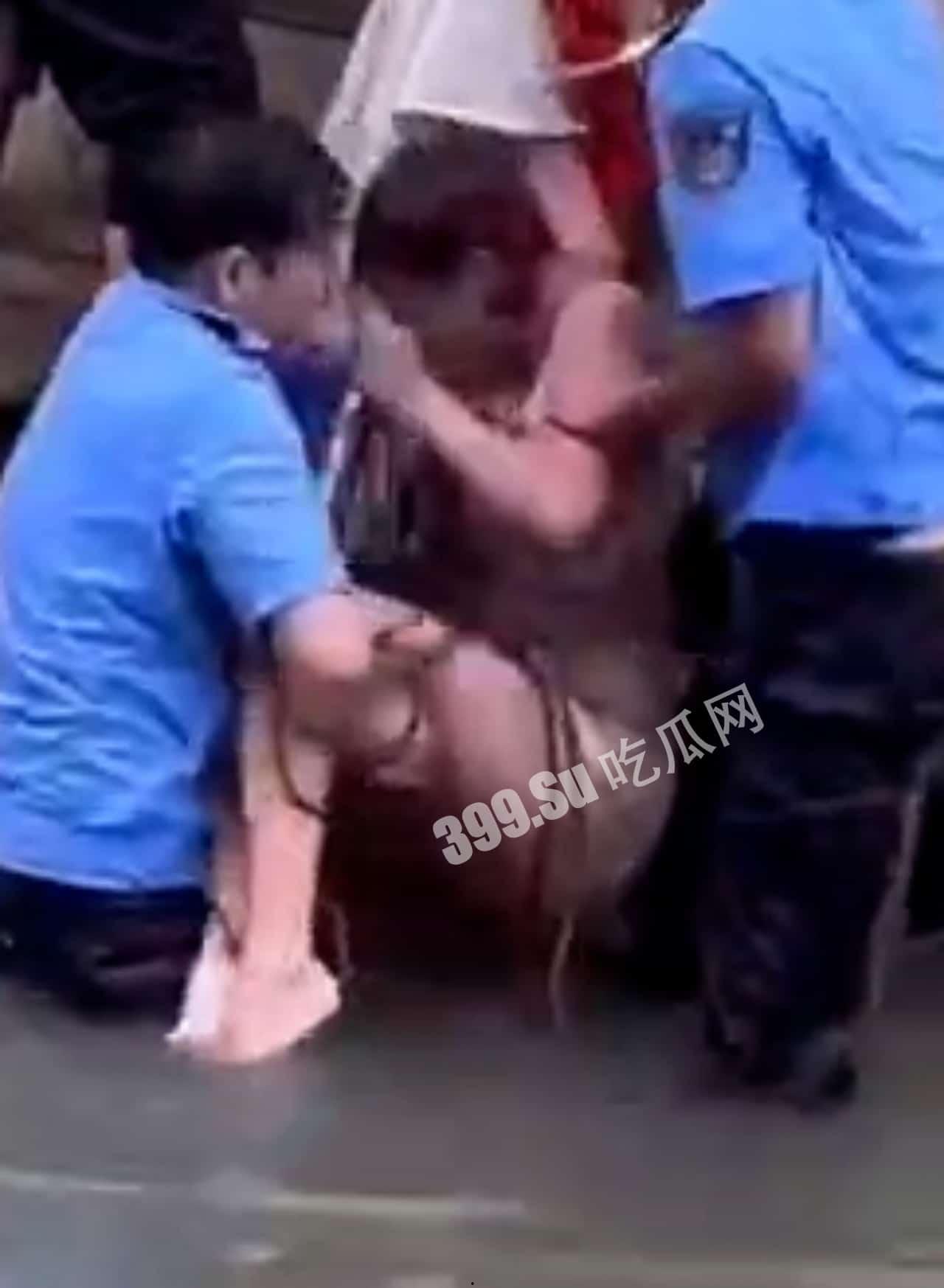 5月3日，广东 佛山 这小姐姐选择这样的一个方式结束自己 #跳河  第4张