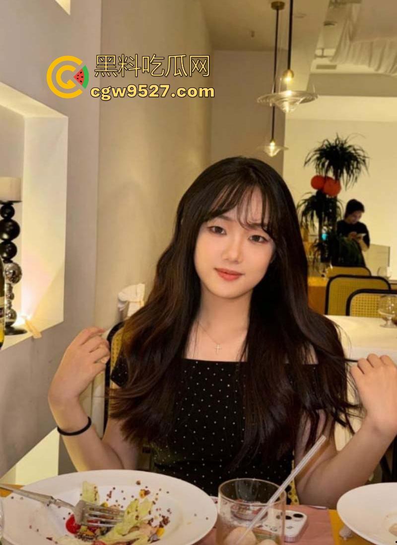 广州大学超反差学姐【李祖铭】分手后遭男友报复泄密私拍，束缚调教勒乳爆操，母狗气息十足！  第1张