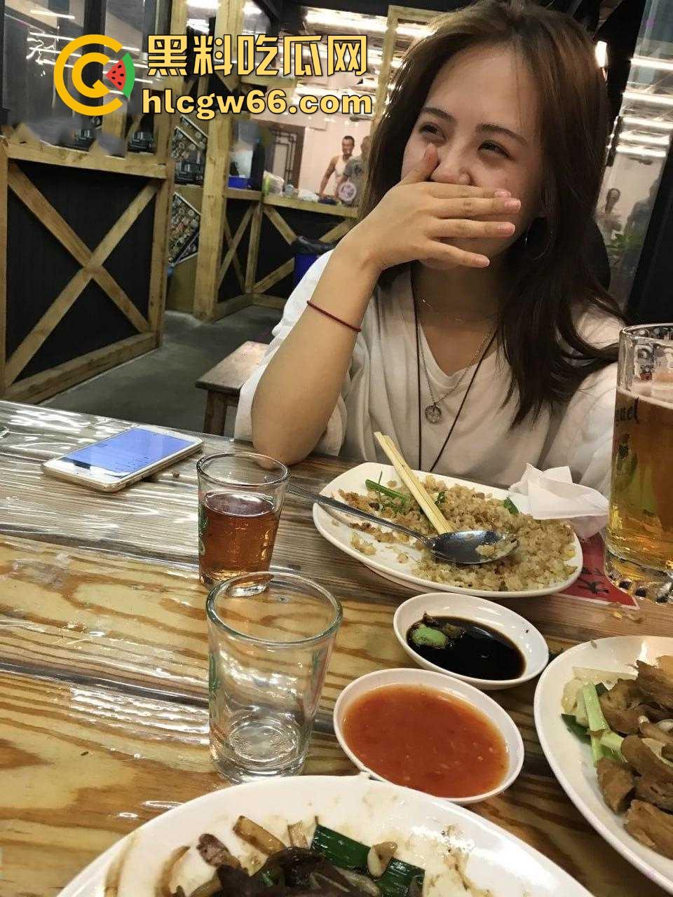 女孩子出门在外要保护好自己 刚毕业的实习大学生不知社会险恶被同事灌醉酒后直接脱光光插入  第1张