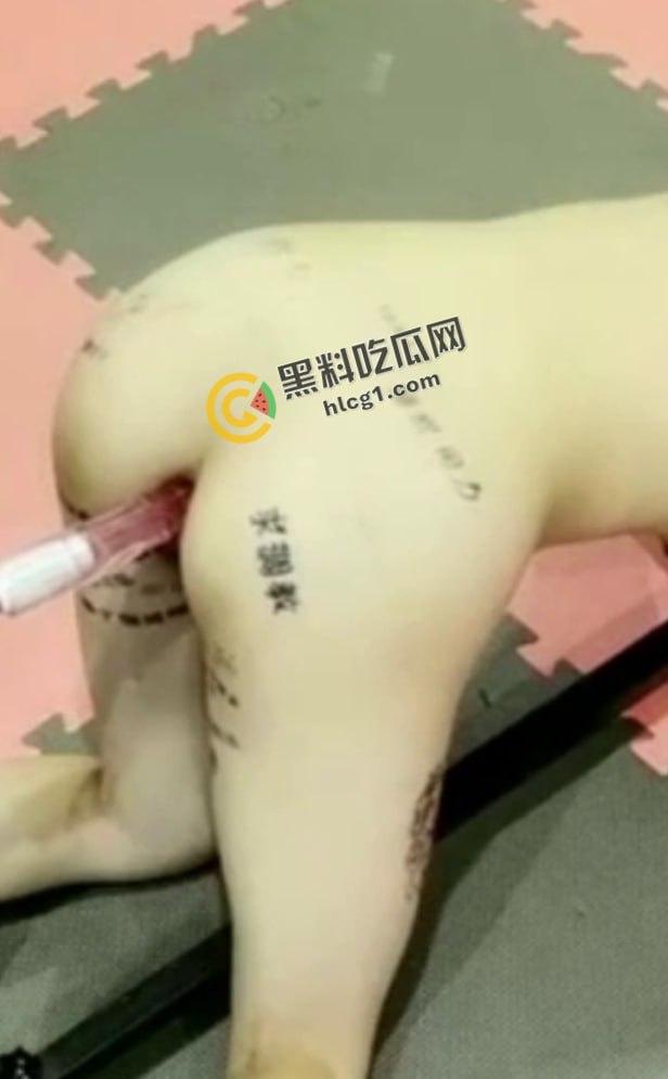 抖音大瓜！抖音70万粉丝网红 妹妹别哭 被金主绑在椅子上各种SM调教直播 目前其账号已停更  第4张