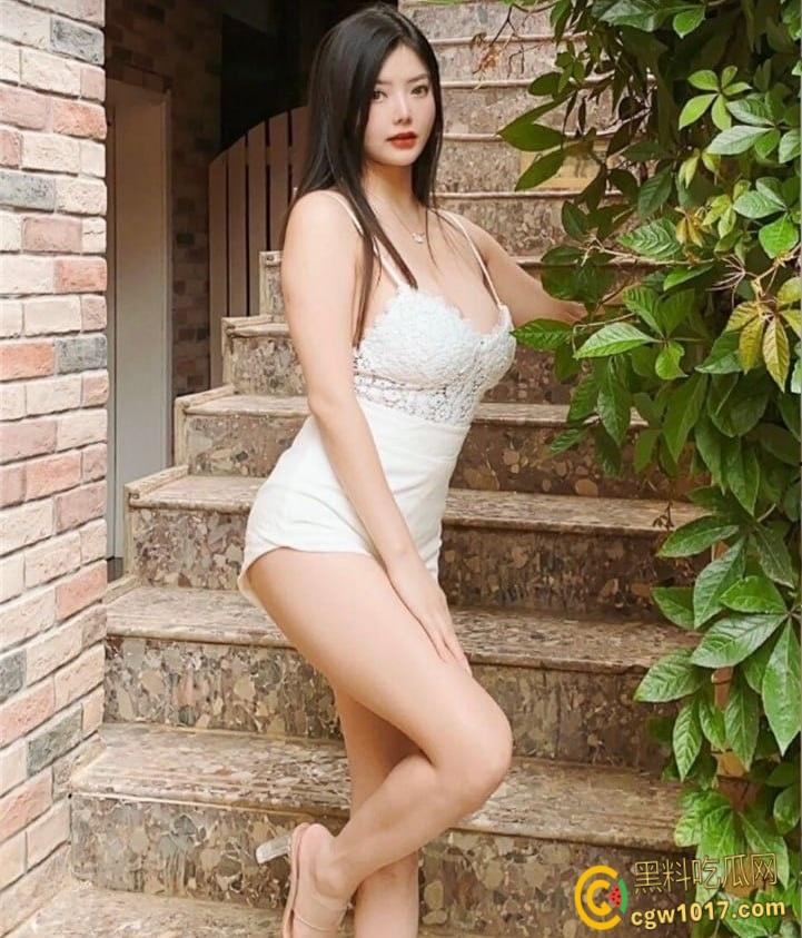 台湾巨乳肥臀黑丝性感大长腿反差母狗【mie】，土豪重金购买自慰抠逼肛塞，性感巨乳丝袜自慰嫩穴，假屌猛插嫩穴白浆四溢。  第2张