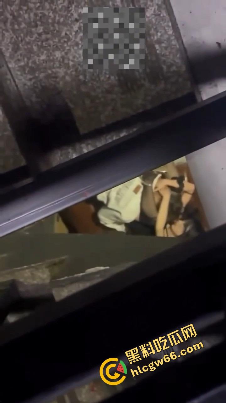 苏州七星汇顶级营销张洋洋送小妹去地下室打炮！结果客人喝多硬不起，B到位了炮却哑火！  第6张