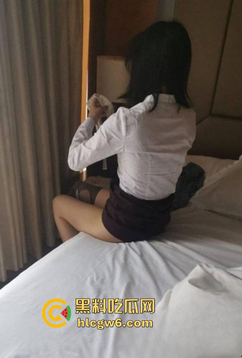 重庆渝北富豪【阿伦】8万包东方航空空姐 高挑美艳空姐酒店翘臀主动抽插 丝袜美腿勾魂摄魄！  第7张