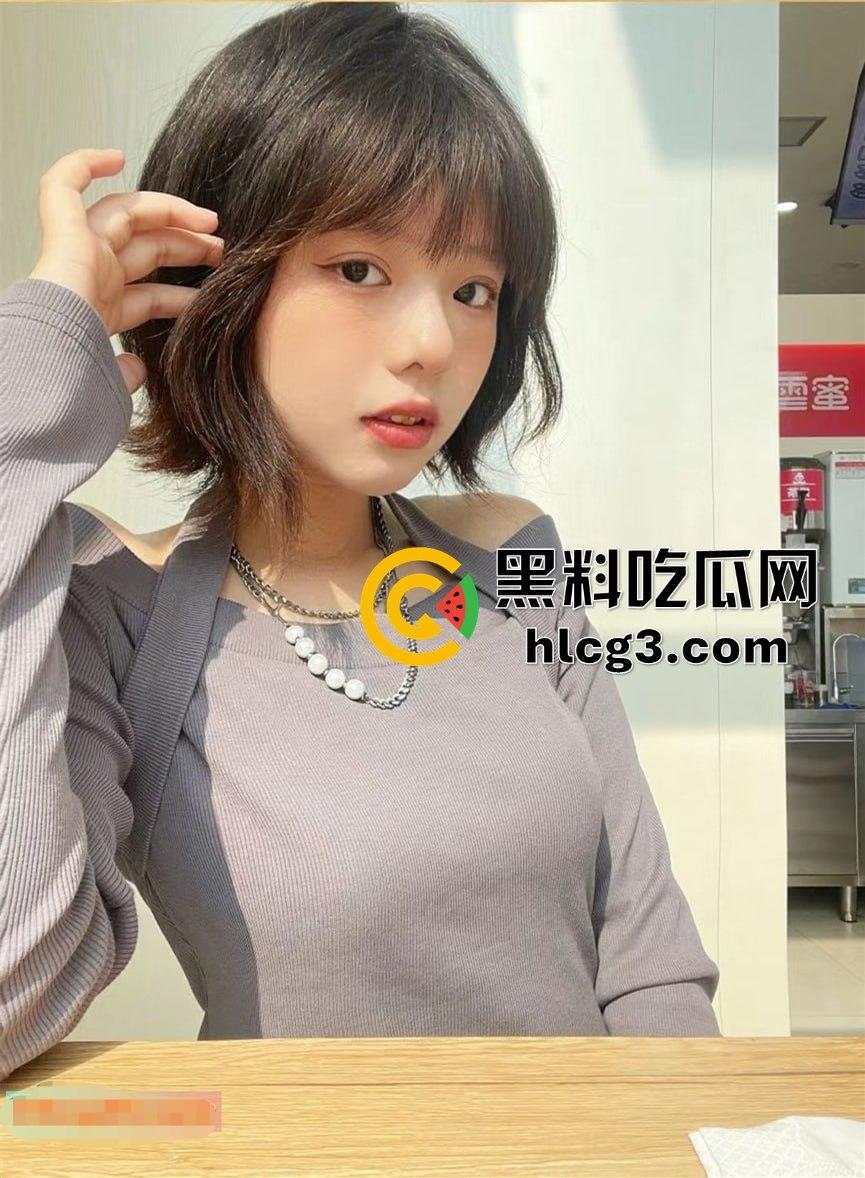 05年小母狗孙月，刚过19岁生日就被金主私拍外流泄密，年纪小但技艺高超！  第1张