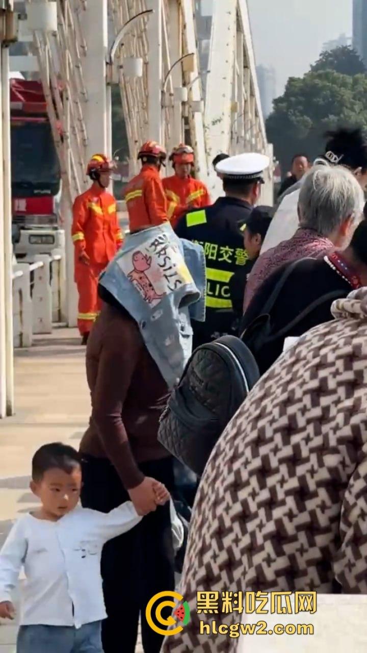 湖南衡阳小伙为求女友复合上演轻生苦肉计 中途又反悔 “桥不跳了，人还是要带走的！”  第9张