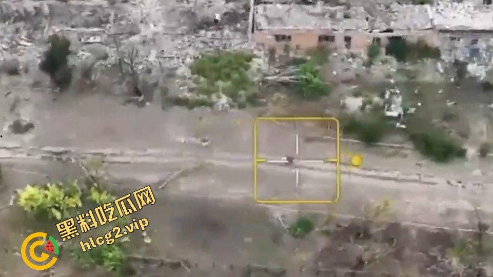 乌军装甲车突袭未果！俄罗斯空降旅强势反击，坦克全灭！】  第6张