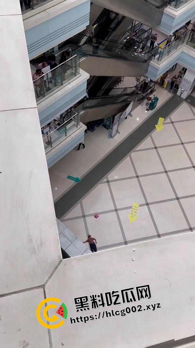 广西一附院 大叔绝望跳楼自杀 这是要多绝望啊  前排视角视频流出 第3张