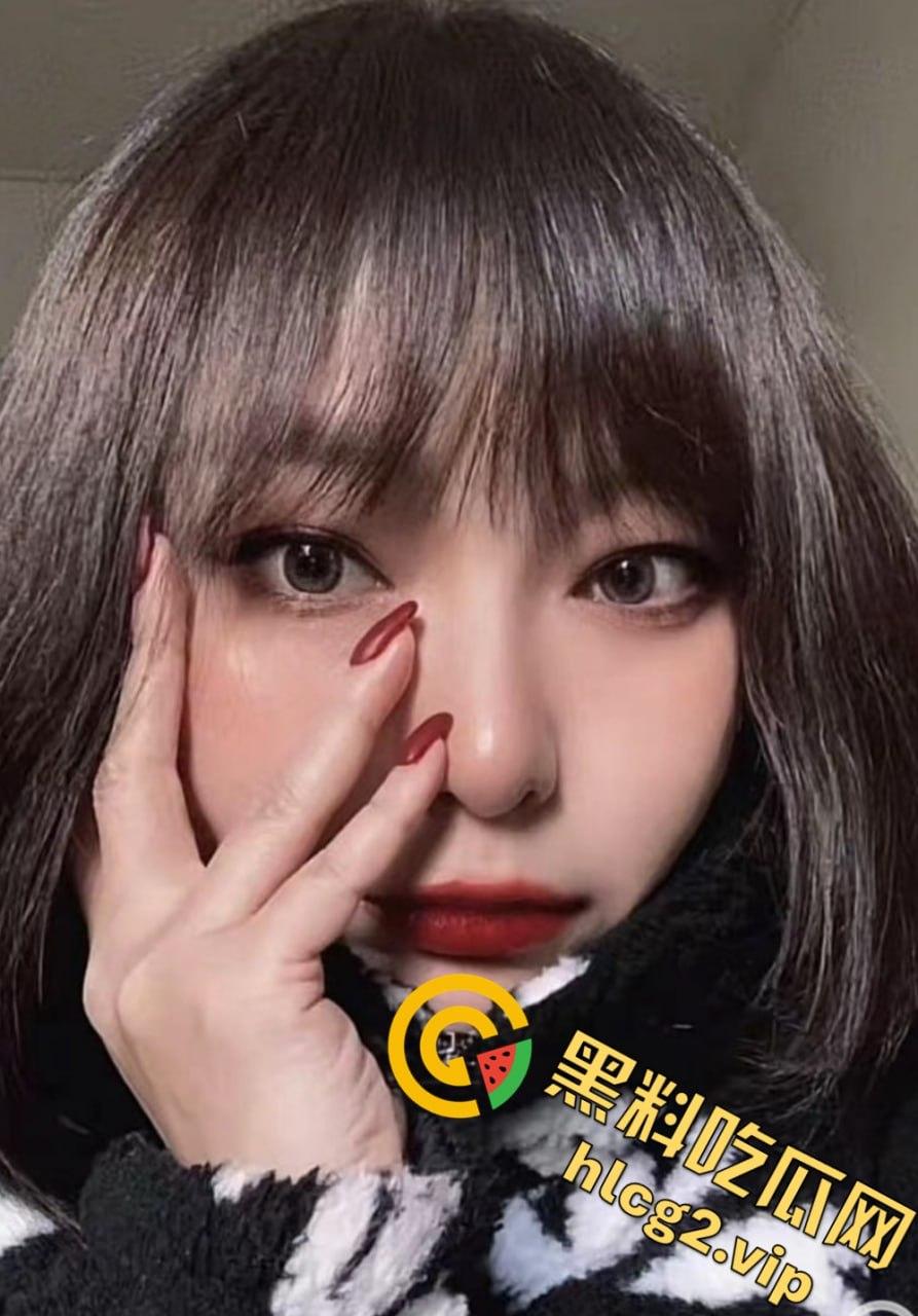 抖音19岁女主播『Candy』与榜一大哥1v1裸聊自慰视频曝光！揉搓美乳小穴！  第4张