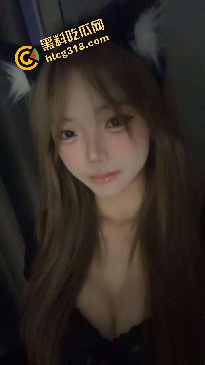 郑州富士康工厂半夜实战，主管带女友铺被子工厂现场开操，厂区操逼玩的就是带劲真实！  第2张