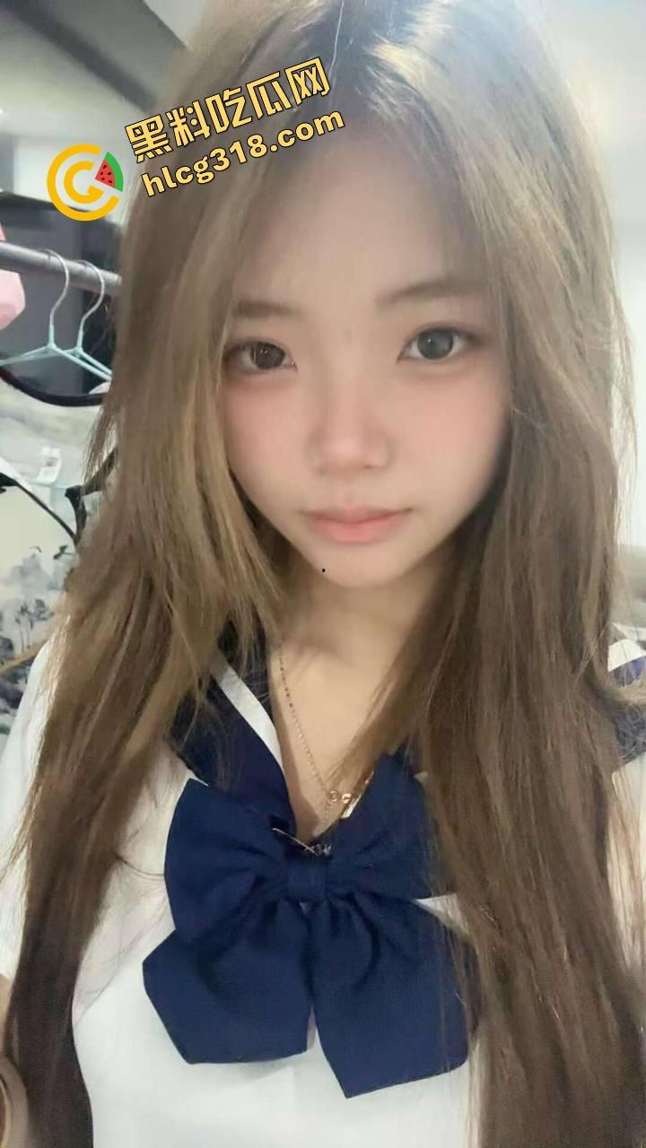 郑州富士康工厂半夜实战，主管带女友铺被子工厂现场开操，厂区操逼玩的就是带劲真实！  第3张