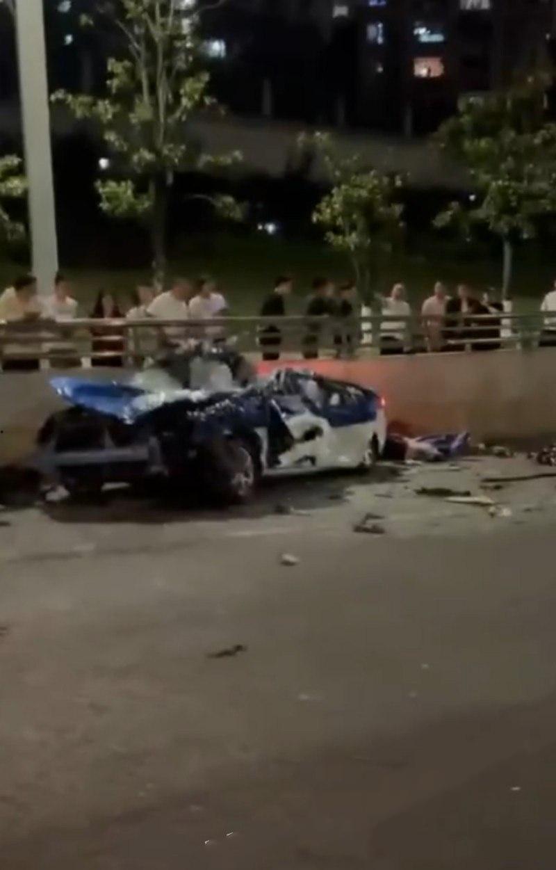 惨烈飞车爆脑！贵阳小米su7车主半夜上演激情狂飙，操作失误撞车造成1人当场死亡，现场惨烈恐怖  第8张