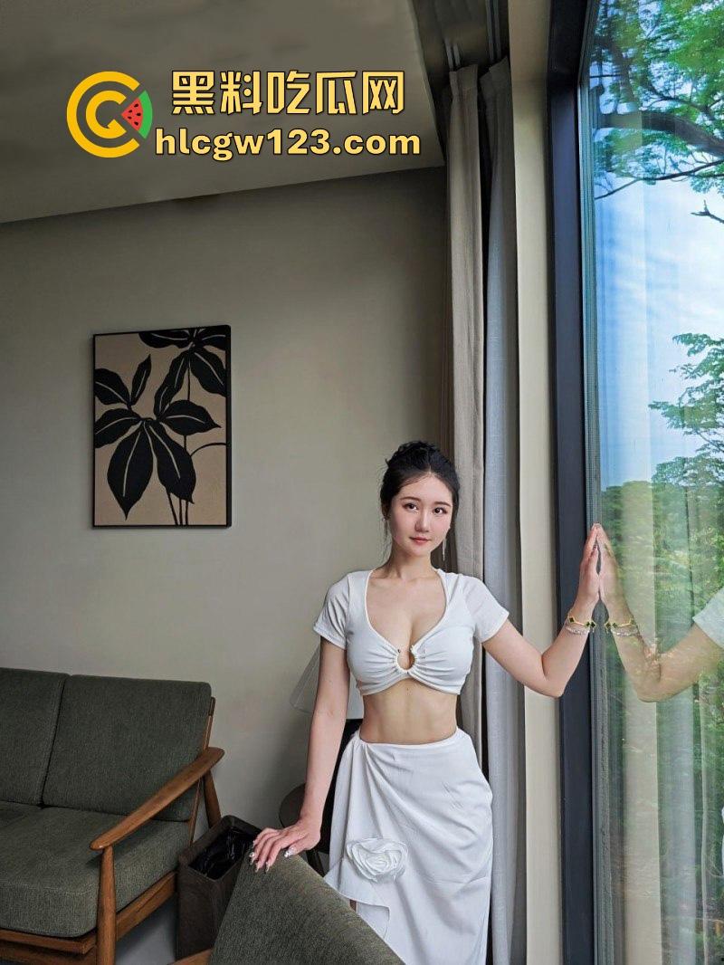 乱伦大神 我的长腿嫂子丝袜控 趁家里没人与嫂子翻云覆雨 情趣装肛交 爽到嫂子直呼要被撑爆！  第1张