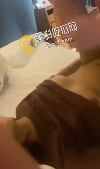 新疆出差认识的哈萨克族学生妹 比混血儿还带劲的少数民族 聊了几天主动提出要约 那肯定要好好满足她！  第4张