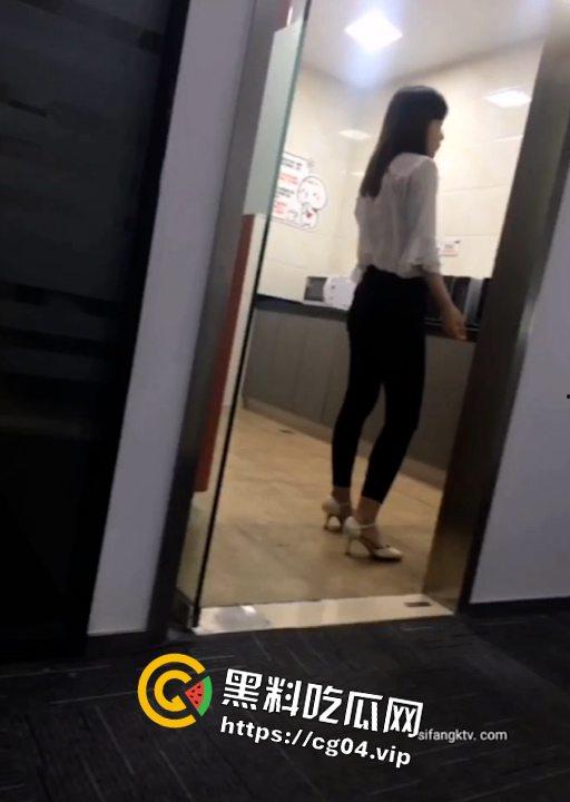 扫楼打胶偷内衣 叫我流氓小淘气！我猜你的鞋里  没有精液 第4张