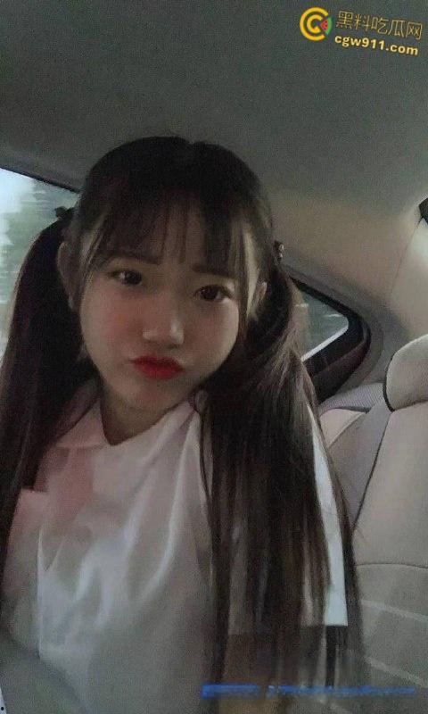 海南大学大二学妹【刘茜】，父母眼里的乖乖女，暑假出租房穿着情趣黑丝，被男友无套侧入猛干，淫叫声超级浪 ！  第3张