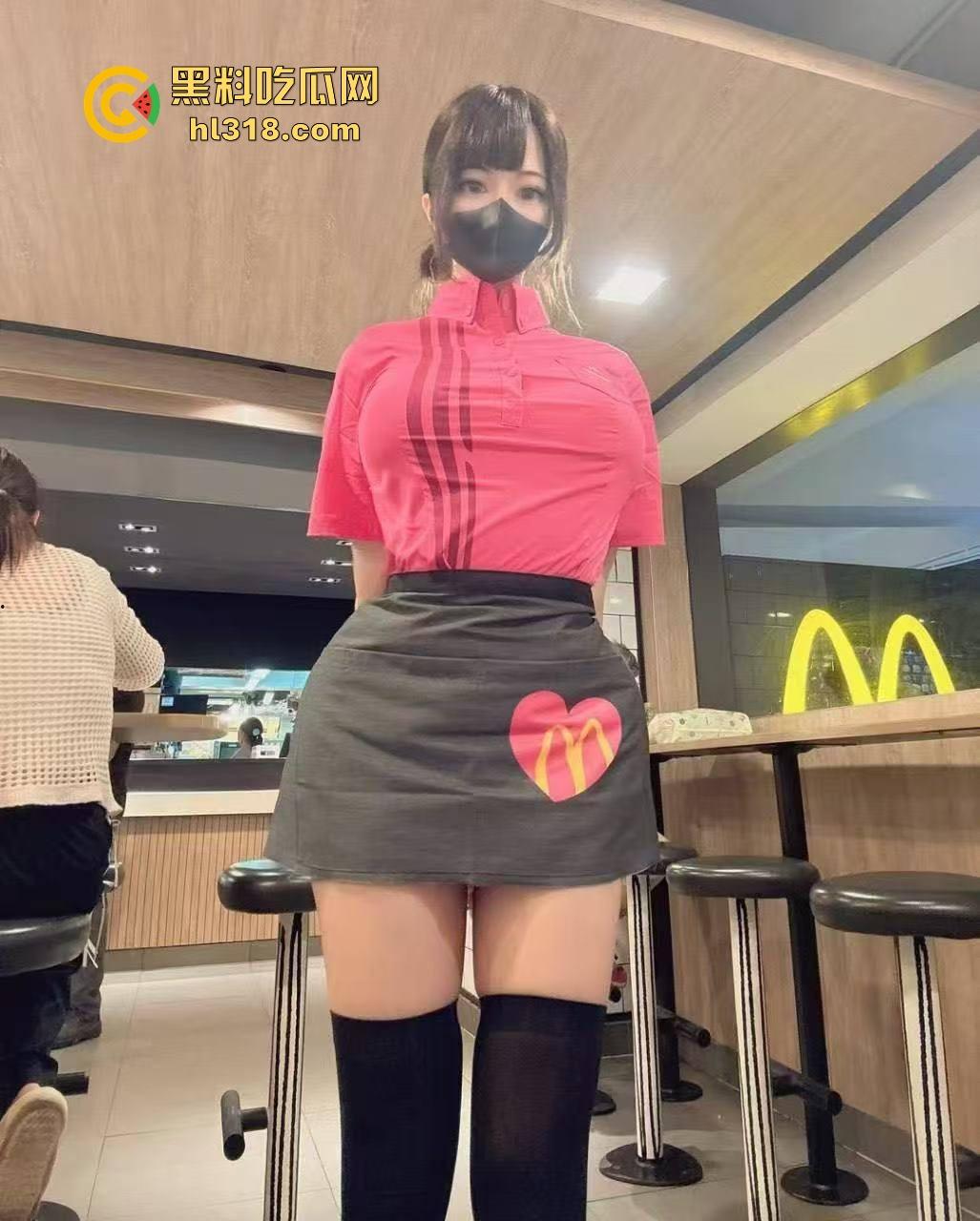 你知道的我一直觉得麦当劳是最好吃的！酒店后入猛吃麦当劳最新套餐，海鲜味的的汉堡，下次还来！  第3张