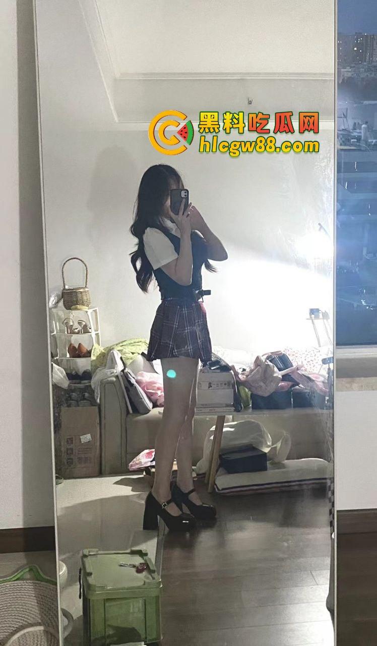 长沙学院御姐『田淑青』被调教成骚母狗，情趣装勾引男人猛吸鸡巴全套服务，露出楼道狠草汁水狂流！  第2张