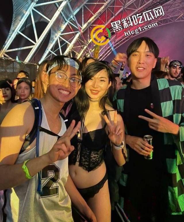 电竞大瓜！英雄联盟TSM战队大师兄doublelift女友出轨精神小伙 镜前后入曝光泄密  第5张