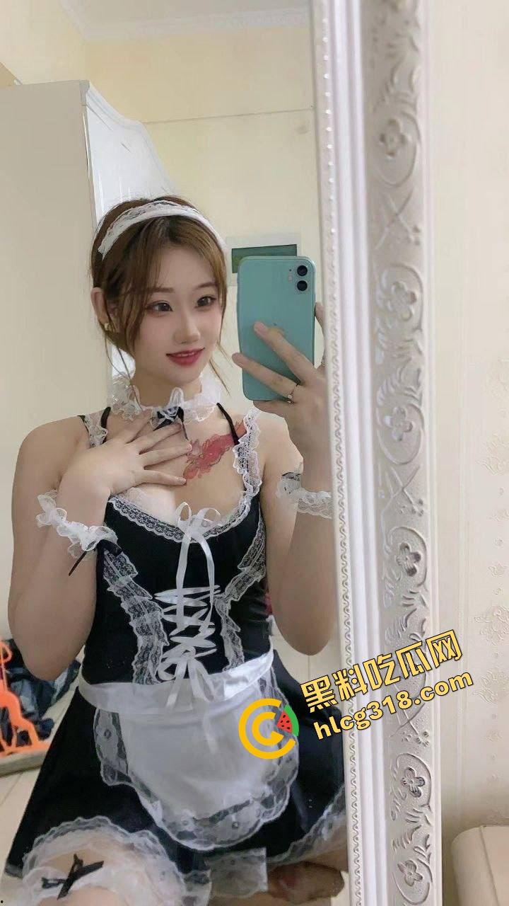 江苏理工大舌钉纹身女大生『宋婧妍』私密调教视频疯传，双手捆绑跪地持皮鞭，后入爆操深喉口交！  第1张