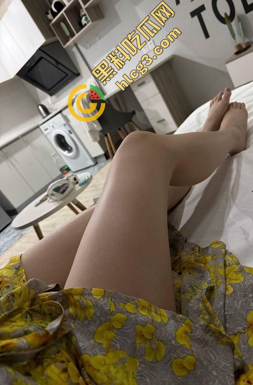 瓜友投稿曝光模特骚货『兔兔』美臀配花纹引人注目 第一视角多场景后入爆操诱人撸！  第5张