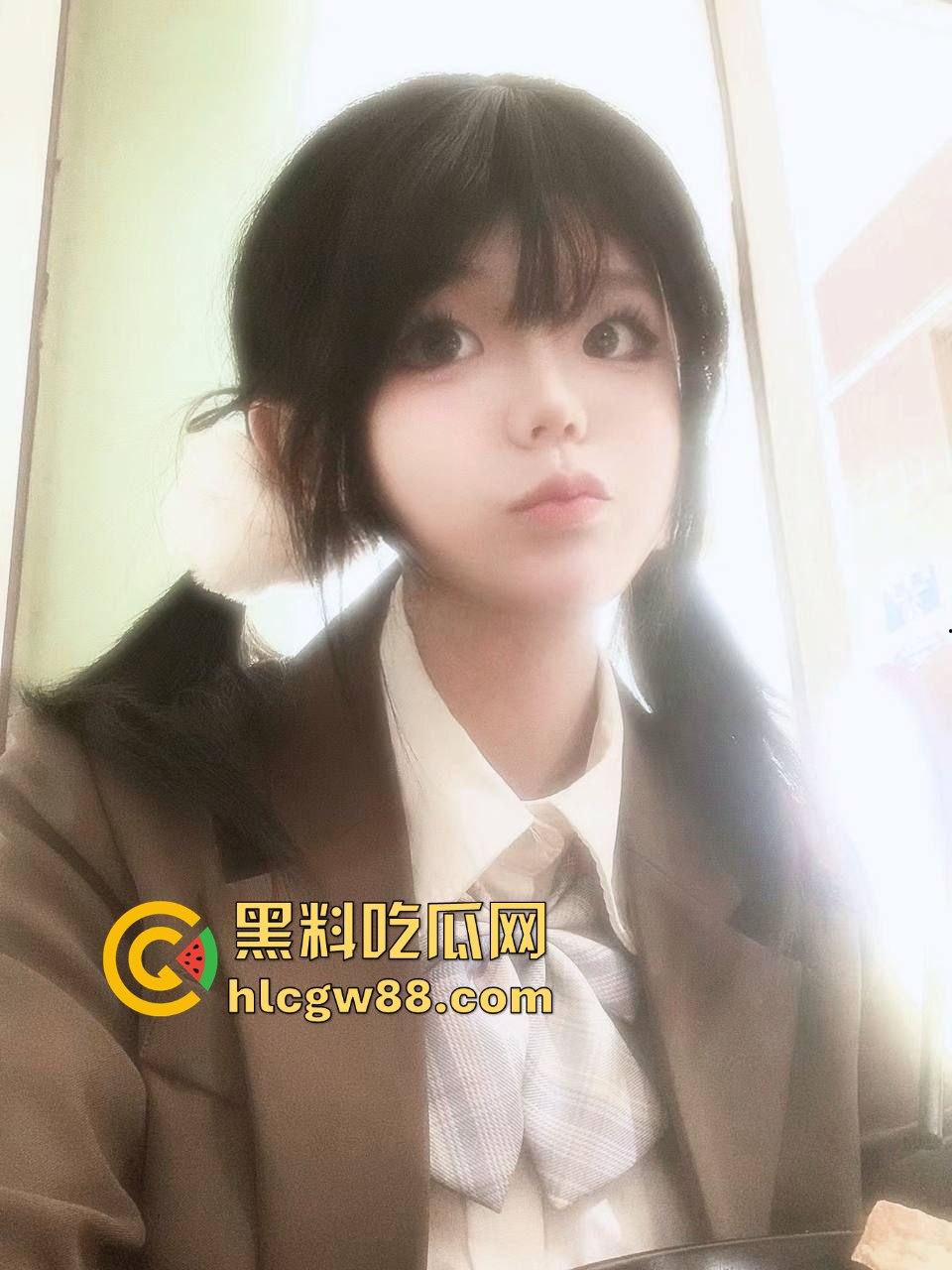 珠海艺术职业学院【杨婷婷】与金主裸拍视频被曝光 极品巨乳抠逼自慰 很有撸点！  第10张