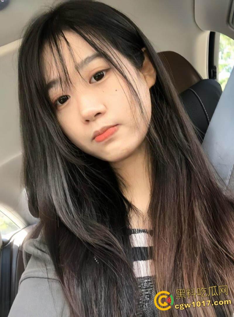 高颜值白虎福利姬【Callu3uuu妹】，可爱萝莉大长腿自慰，JK制服粉嫩小穴，自慰动作连连挑逗，娇喘声动听诱人 ！  第1张